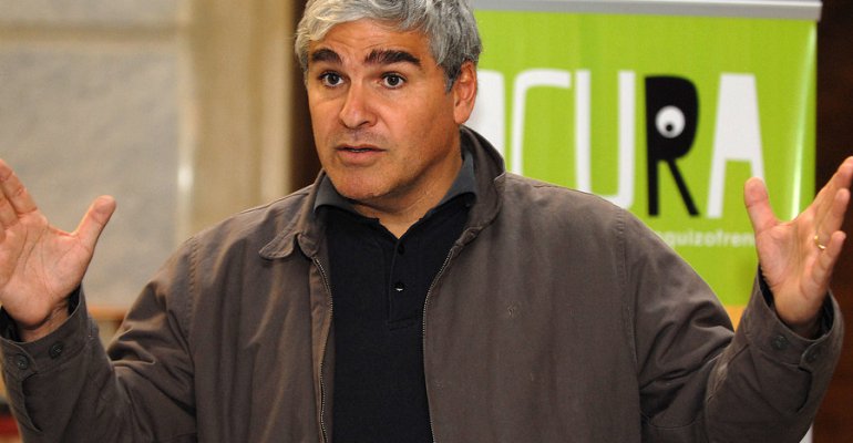 Ex notero de CQC asegura tener guardado gran secreto de Nicolás Larraín