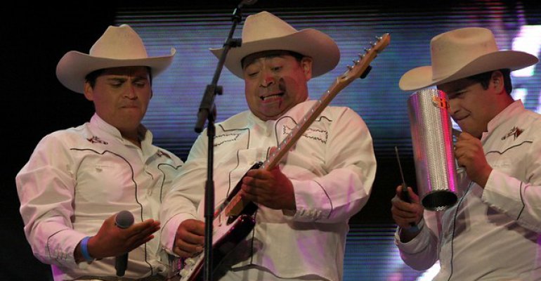 Acusan a ex Charro de Lumaco de no pagar pensión de alimentos