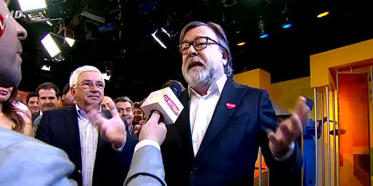 Rostros de CHV participan en foto oficial para la Teletón