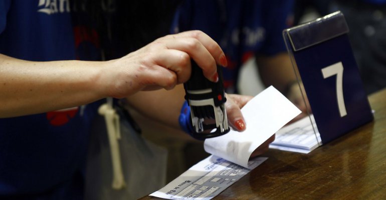 Abren 30 cajas auxiliares en el Metro de Santiago para apoyar a la Teletón
