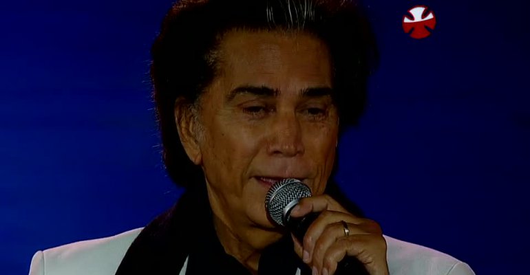 El Puma Rodríguez cantó sus éxitos y criticó a Venezuela en presentación