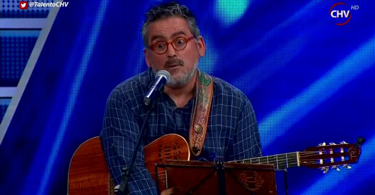 Carlos Justiniano nos dio una clase con su música y gran trayectoria a cuestas