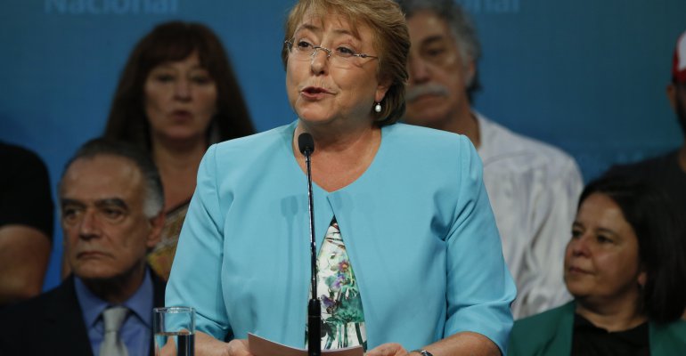 Fiscal de caso Caval descartó citar a Presidenta Bachelet por el momento