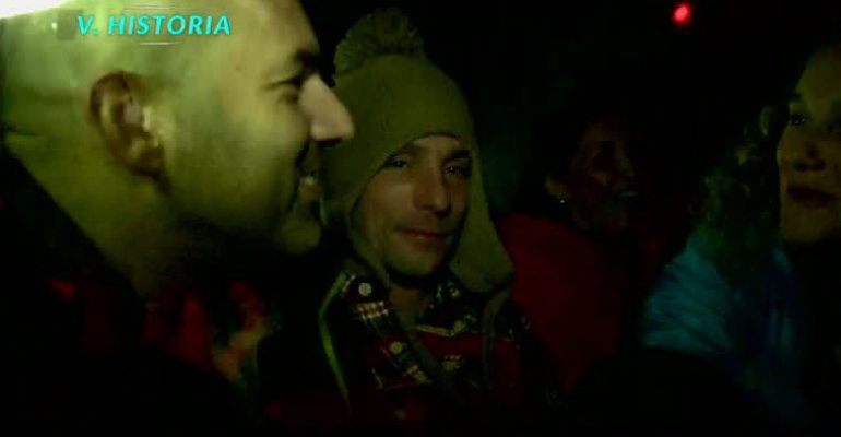 La excedida celebración de Gonzalo Valenzuela tras el debut de Papá a la deriva