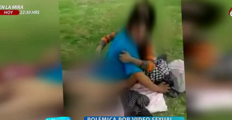 Funan a pareja que es sorprendida manteniendo relaciones en plaza pública