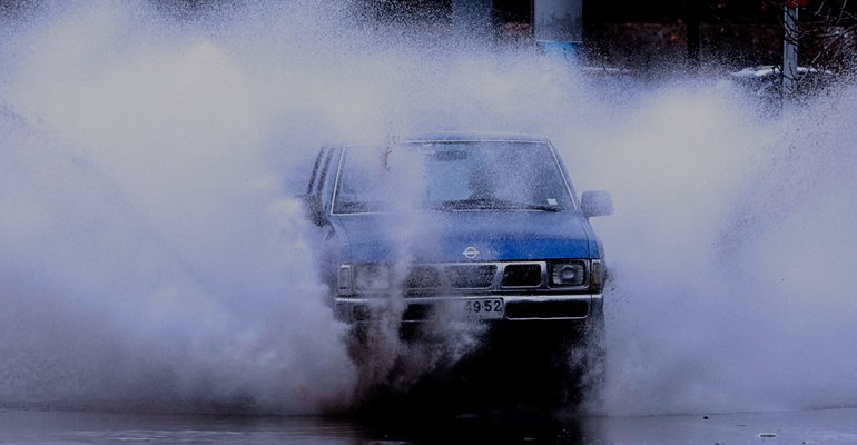 Lluvias inundaron y pusieron a prueba las calles de Santiago en hora punta