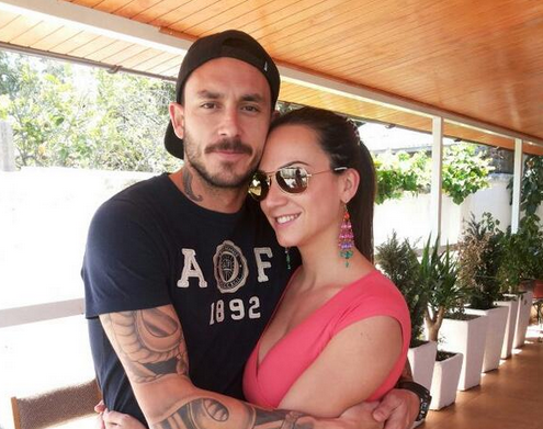 Hermana de Mauricio Pinilla se luce en las redes sociales bailando el caño