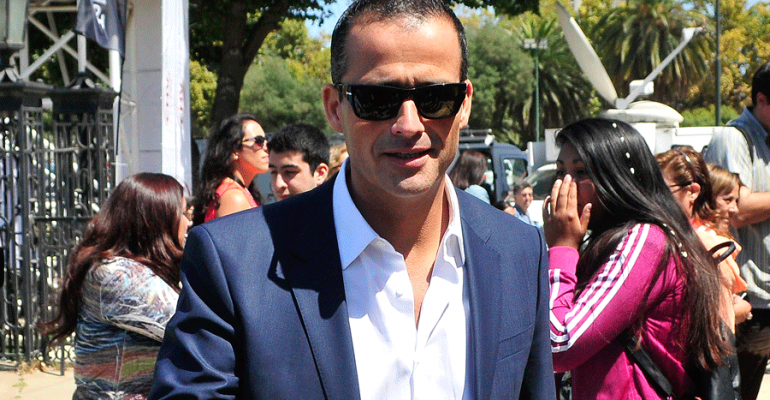 Proponen hombres guapos y maduritos para Papitón 2015