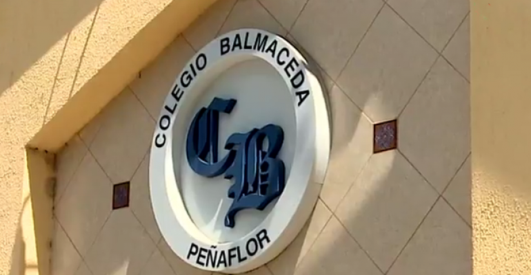 Cuarto medio se quedó sin licenciatura luego de realizar guerra de agua