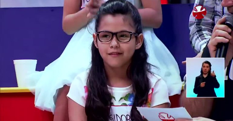 La pequeña Isidora sueña con ser Presidenta y seguir los pasos de Bachelet