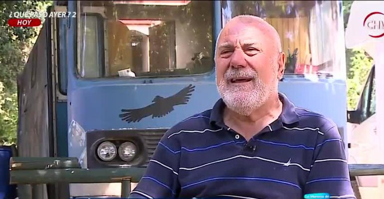 La increíble historia del hombre que vive en micro a los pies del cerro - Parte 2