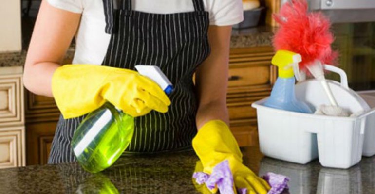 Oferta de trabajo para nana provocó polémica en Facebook