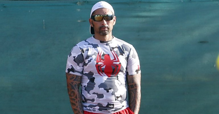 Funan a Chino Ríos por estacionar en lugar de minusválidos