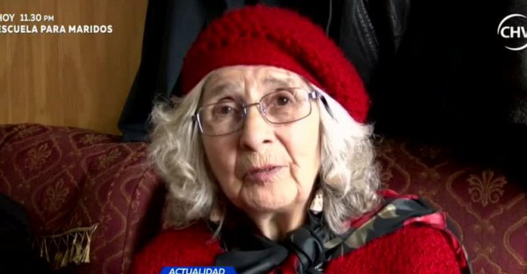 La dramática historia de la abuela que se encadenó a su AFP