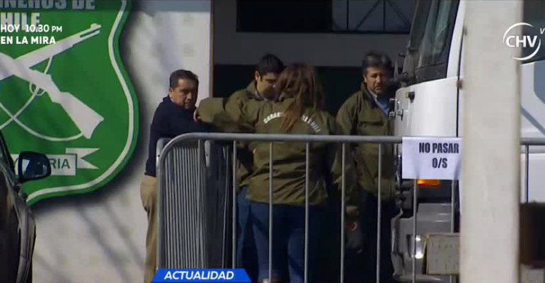 Carabineros detenidos habrían caído por historia de amor