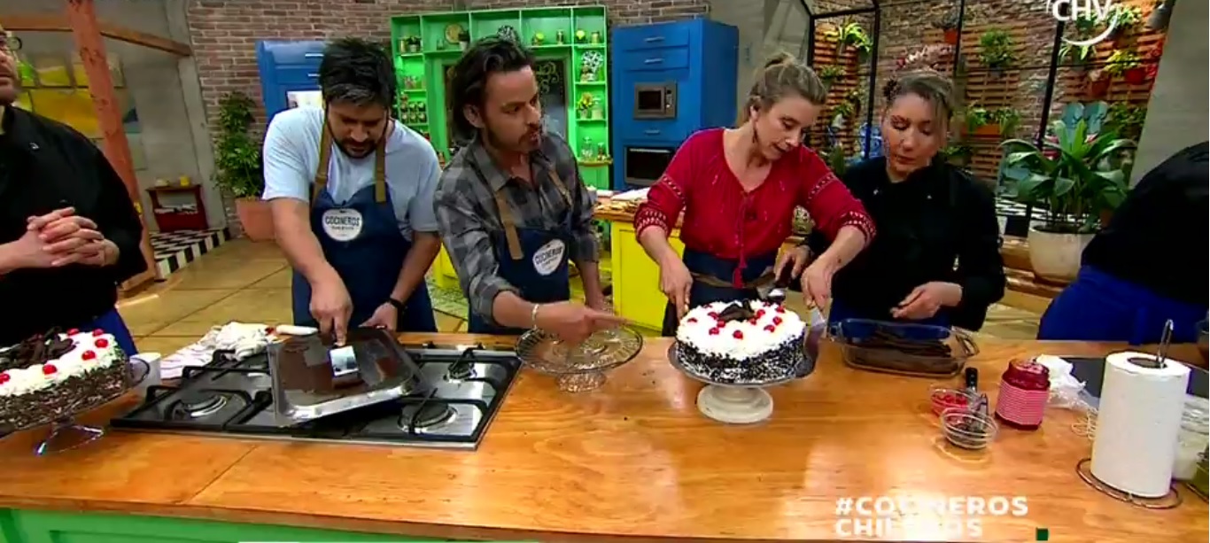 Carola Correa nos sorprendió con una torta de Selva Negra - Parte 3