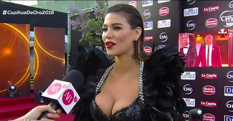 Angie Jibaja sorprendió con un innovador vestido