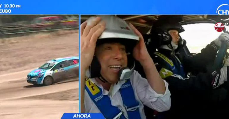 Inspector Vallejo se subió a auto con piloto de carrera