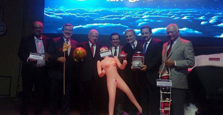 Famosas criticaron a Fantuzzi por caso de muñeca inflable