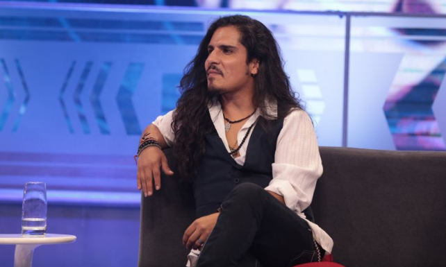 Roberto Olea fue amenazado tras hablar de Mon Laferte