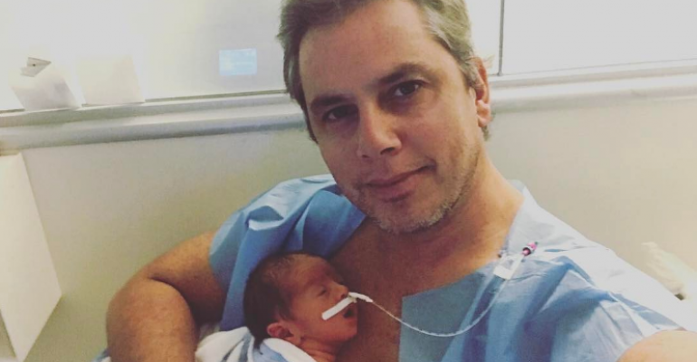 Viñuela la pasa mal por su hijo que nació prematuro