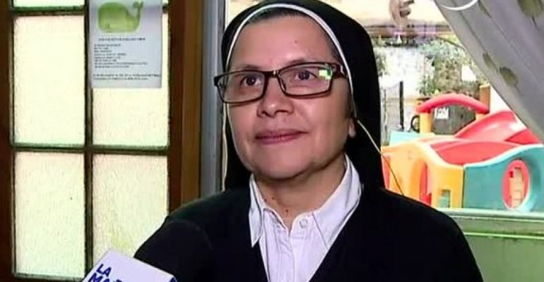 Hermana Nora de Hogar Santa Clara ganó premio de Farkas