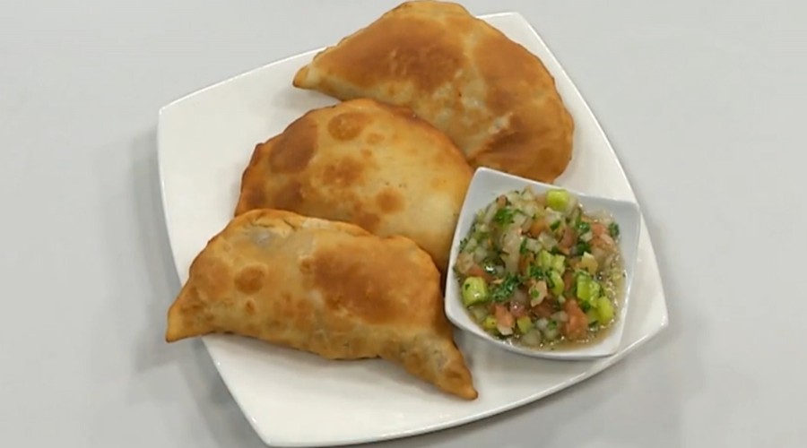 Empanadas de mariscos y cochayuyo preparó el chef Alex - Parte 3