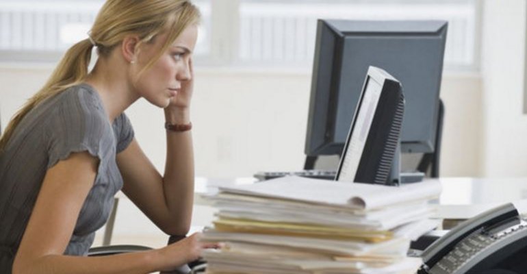 Alerta workaholics: ¿tu carrera está afectando a tu piel?