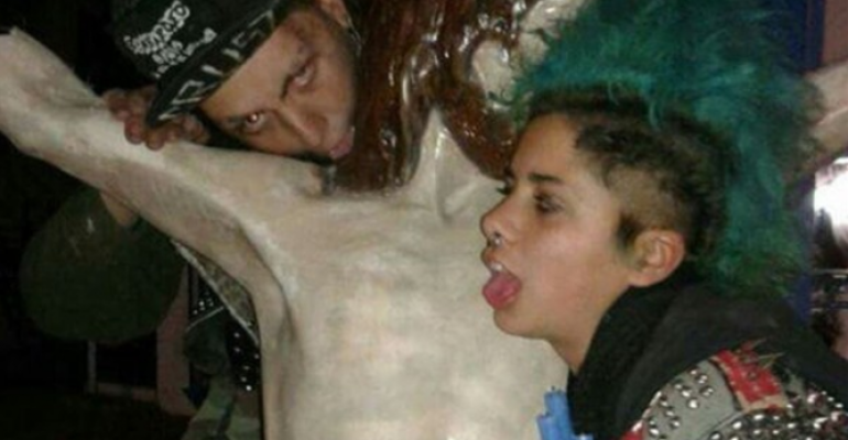 Sospechosos de profanar santuario subieron fotos a Facebook