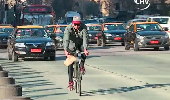 Nueva ley multará a ciclistas en la vereda