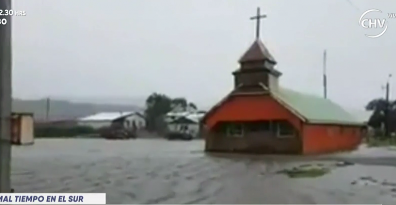 Temporal ha dejado graves inundaciones en Chiloé