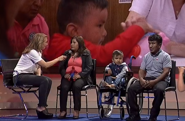 Familia boliviana agradeció la ayuda de las herramientas de telerehabilitación de Teletón