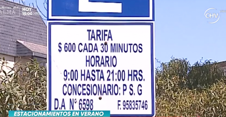 Veraneantes indignados por el alto costo de estacionamientos
