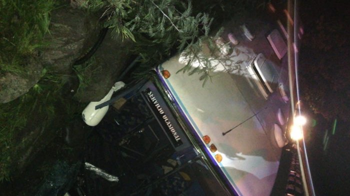 Joe Vasconcellos resultó herido tras volcaminto del bus en que viajaba junto a su banda