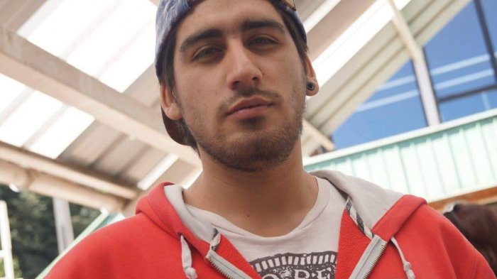 Fue por lana y salió trasquilado: Joven le entregó un palo húmedo a sujeto que intentó estafarlo con venta por Internet