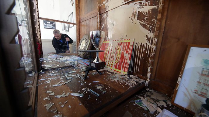 6 alumnos del Liceo de Aplicación fueron expulsados tras romper oficina del director