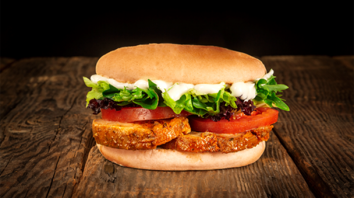 Arrollado de huaso: Lanzan sándwich con clásica preparación chilena para este 18 de septiembre