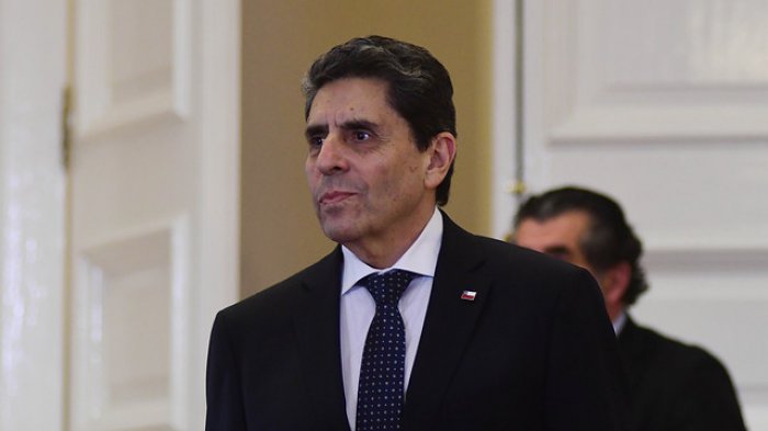 Breve ex ministro de Cultura aún no puede cobrar remuneración tras permanecer 90 horas en el cargo