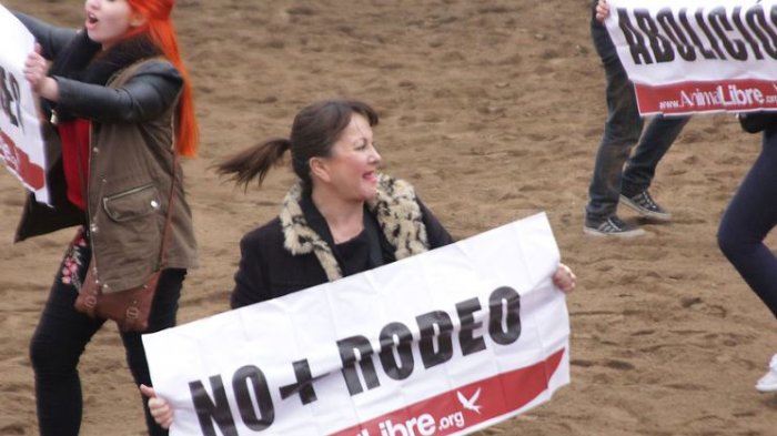 Actriz Soledad Pérez funó el primer rodeo del 18 en el Parque Padre Hurtado