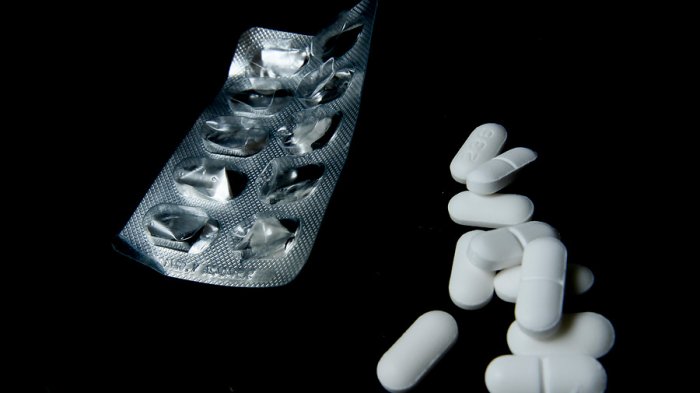 Antiinflamatorios y para la presión: En Chile se compran más de 1,8 millones de pastillas por día
