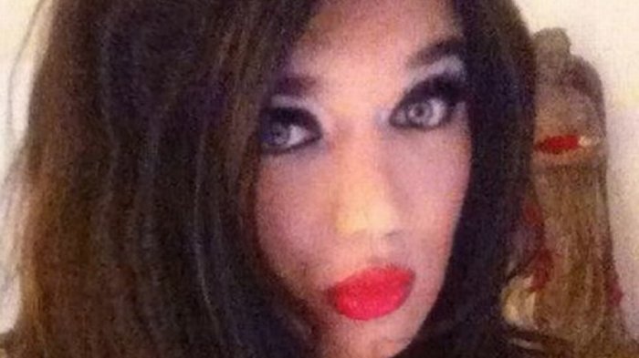 Se hacía pasar por mujer para tener sexo con hombres y luego subía los videos a sitios porno