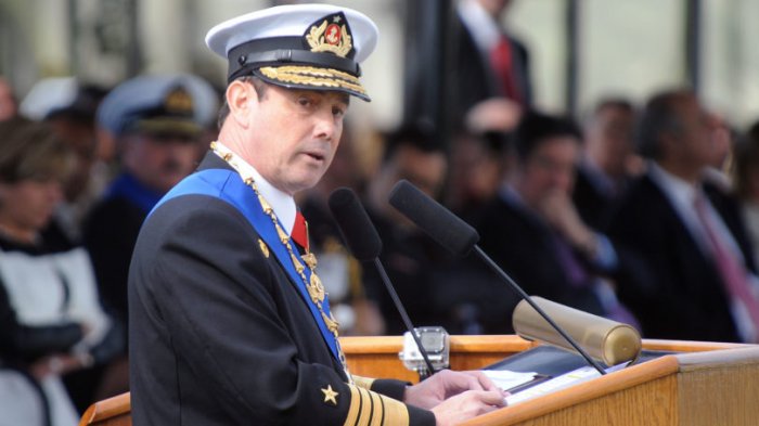 Cuestionado ex jefe de la Armada por caso tsunami en 2010 pide usar las armas en contra de Bolivia