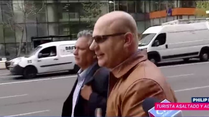 “Dejemos el tema así”: La resignación del turista suizo que fue arrastrado por un taxista que intentó robarle