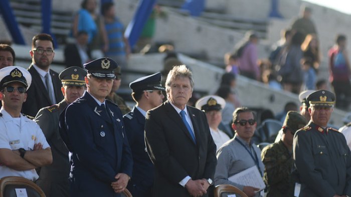Ministro de defensa reaccionó tras denuncia de CHV Noticias sobre casos de nepotismo en la Fuerza Aérea