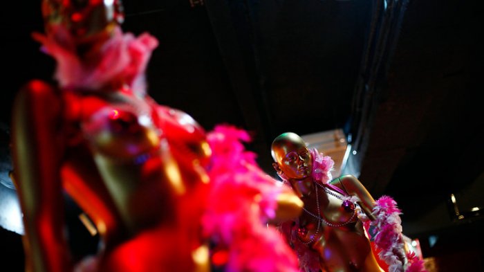 Trabajadora sexual desclasificó imágenes que muestran cómo es un prostíbulo por dentro