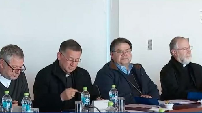 Iglesia retira instructivo para sacerdotes contra el abuso sexual