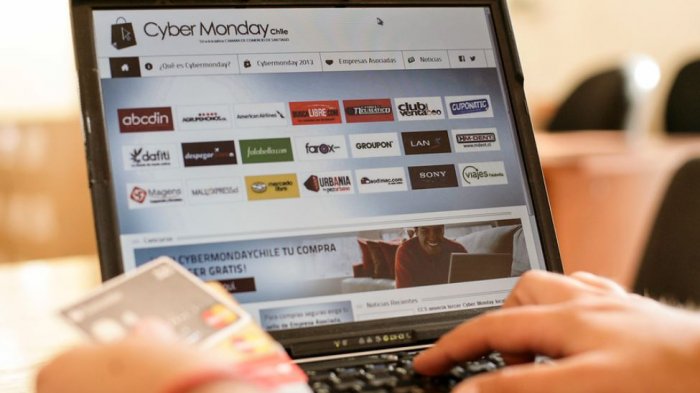 Sitios caídos, falsas rebajas y largas esperas: Así comenzó la versión 2018 del CyberMonday