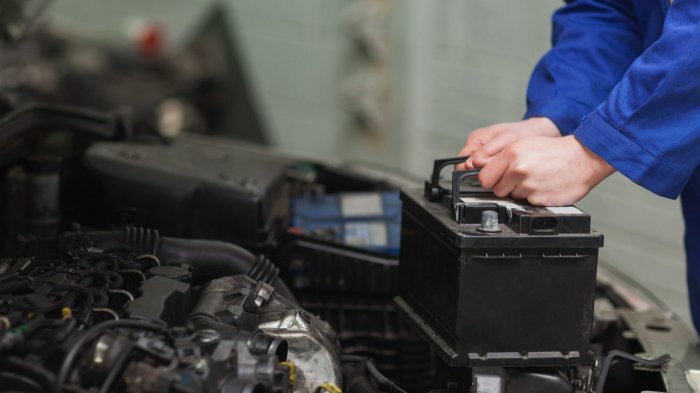 ¿Se te descargó la batería del auto? Estos son los pasos para solucionarlo