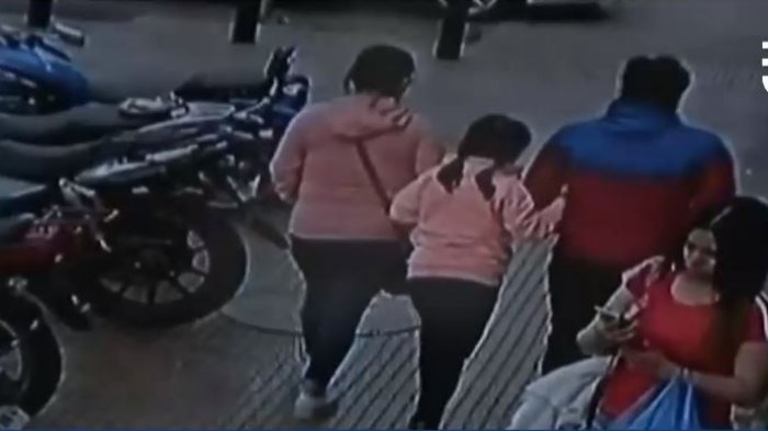 Imágenes de una cámara de seguridad muestran los últimos minutos de vida de mujer alcanzada por bala loca