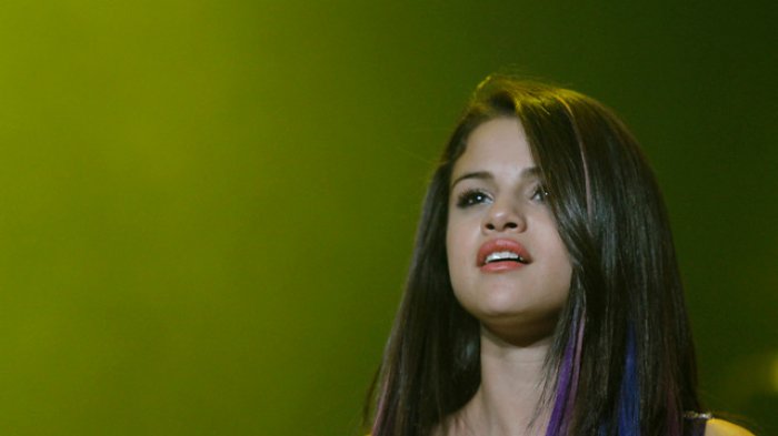 Selena Gómez presentó colapso nervioso en hospital y se arrancó intravenosas de su brazo